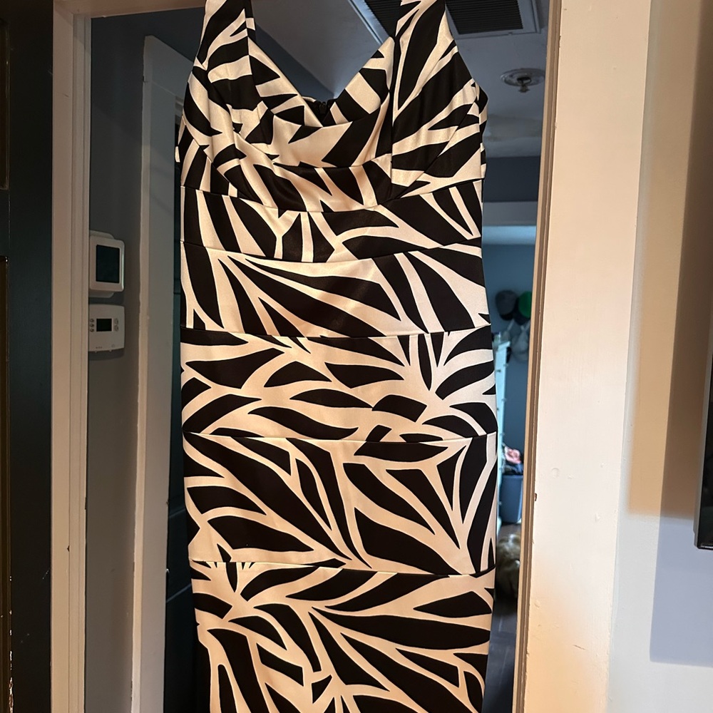 London Times Black and White Bodycon Cocktail Dress
